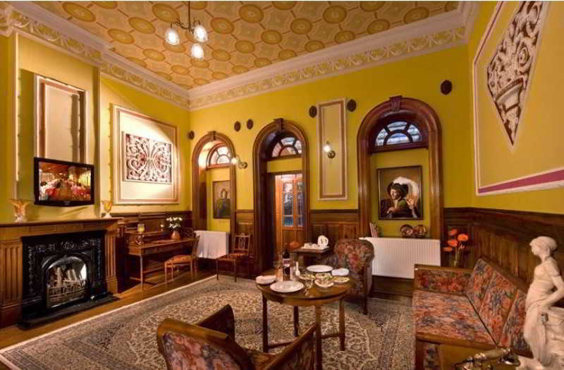 Welcomheritage Fernhills Royal Palace Ooty Exterior foto